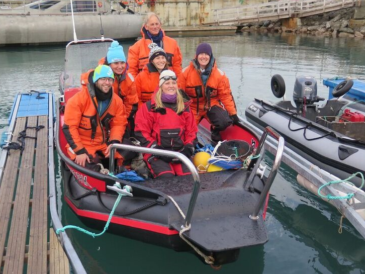 Team photo on the rib